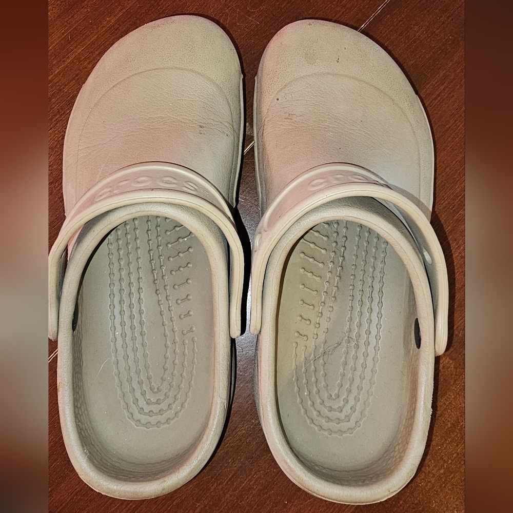 Tan crocs